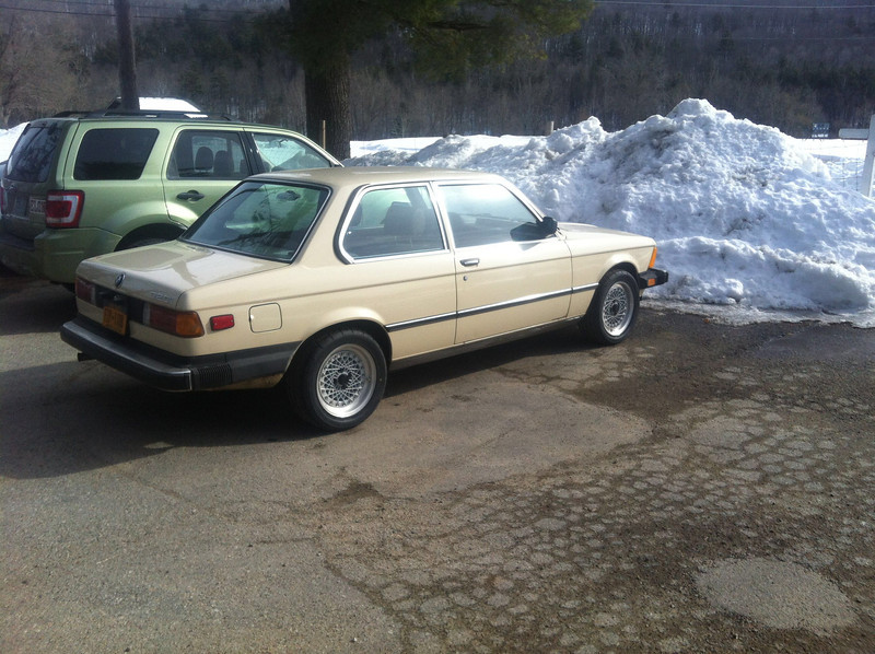 Illustration for article titled Alright BMW fans, who wants this E21?